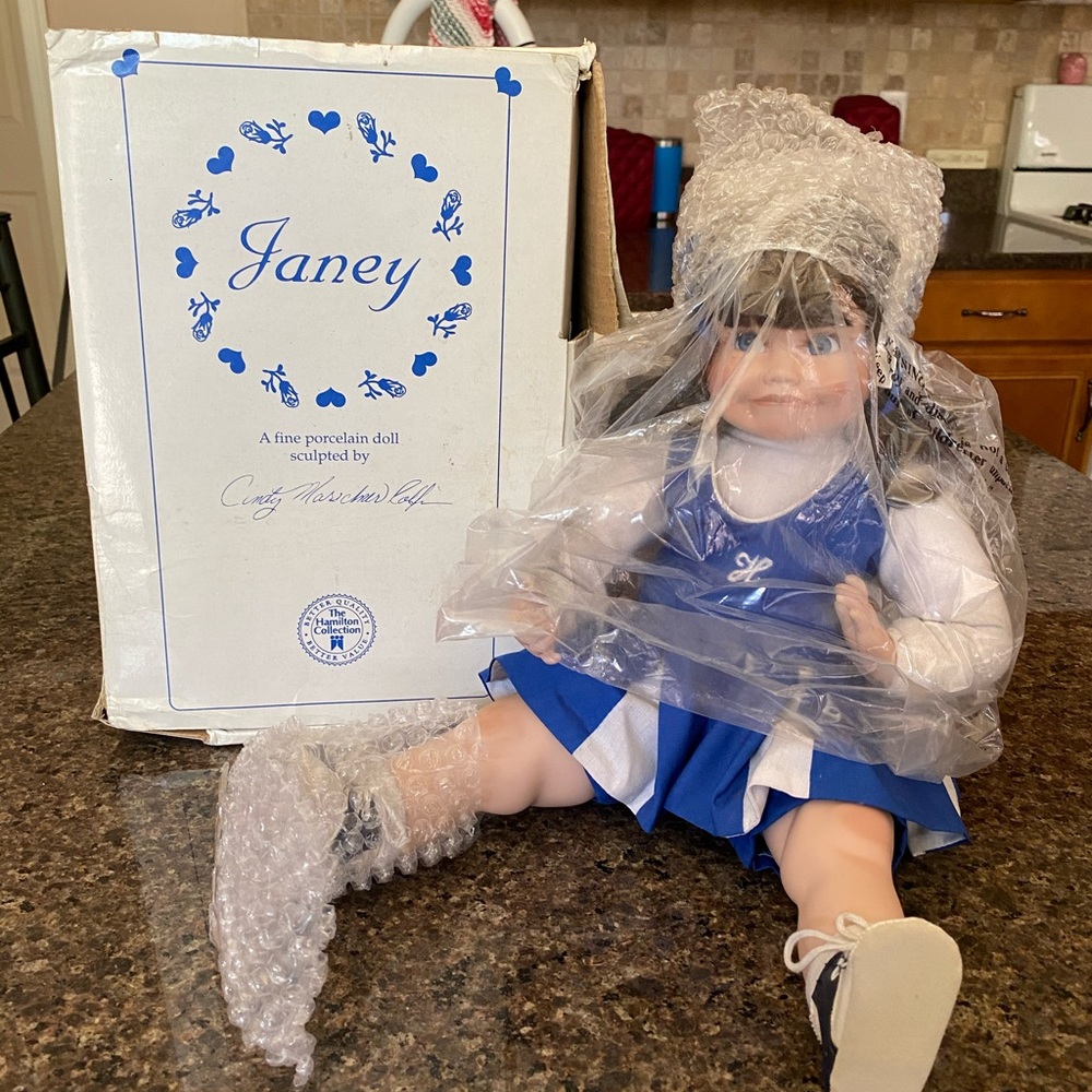 JANEY PORCELAIN CHEERLEADER DOLL 1994